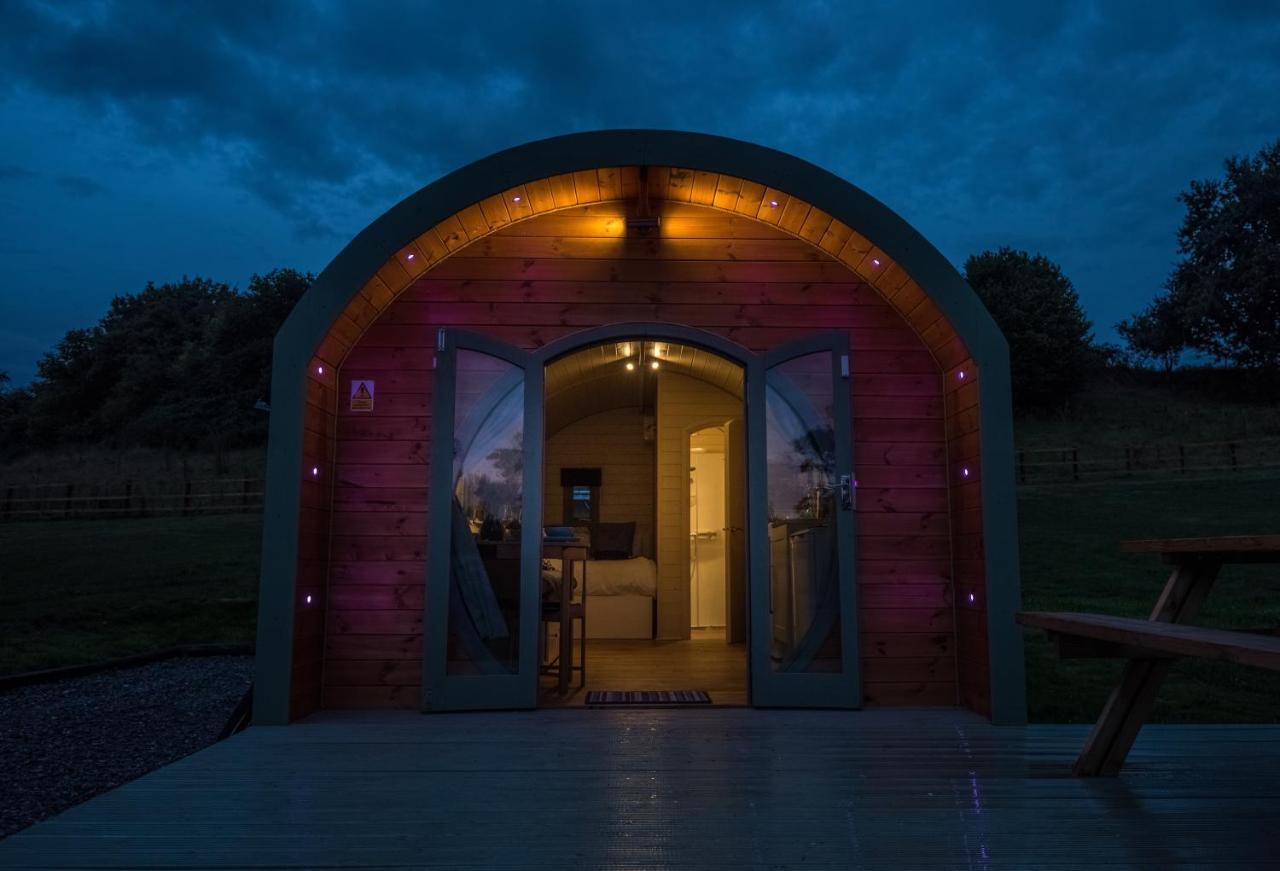 Hidden Wood Glamping And The Hideaway Cabin Warminster Dış mekan fotoğraf